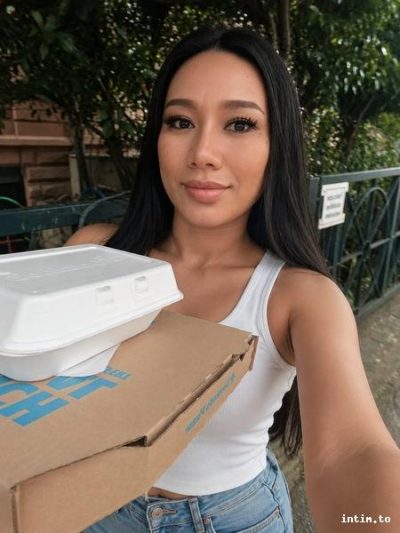 Naomi, Nürnberg, dunkel