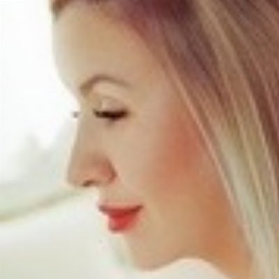 Karina, Amberg, blond