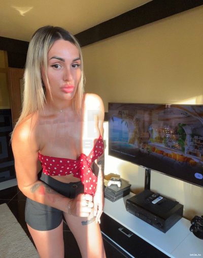 Jessi, Hamburg, blond