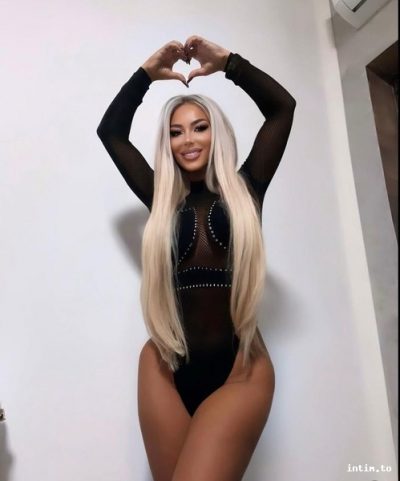 Emily, Straubing, blond