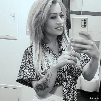 Lara, Frankfurt am Main, blond