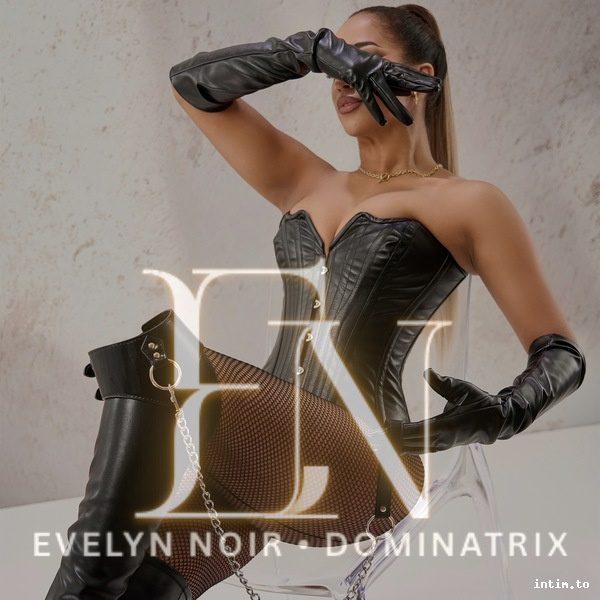 Evelyn, Mannheim, schwarz