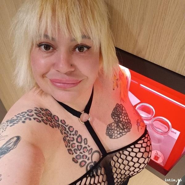 Natalie, Stuttgart, blond