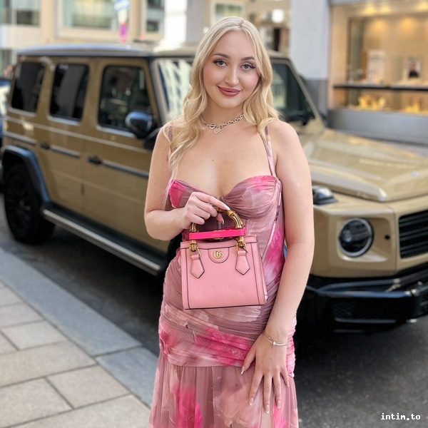 Nina, Hamburg, blond