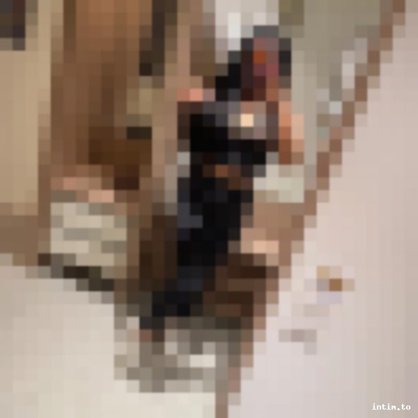 Leyla, Frankfurt am Main, schwarz