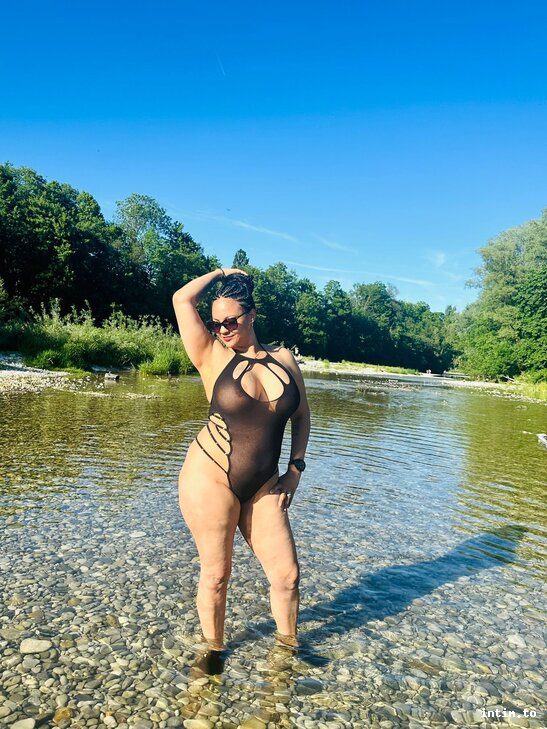 Christina, München, braun