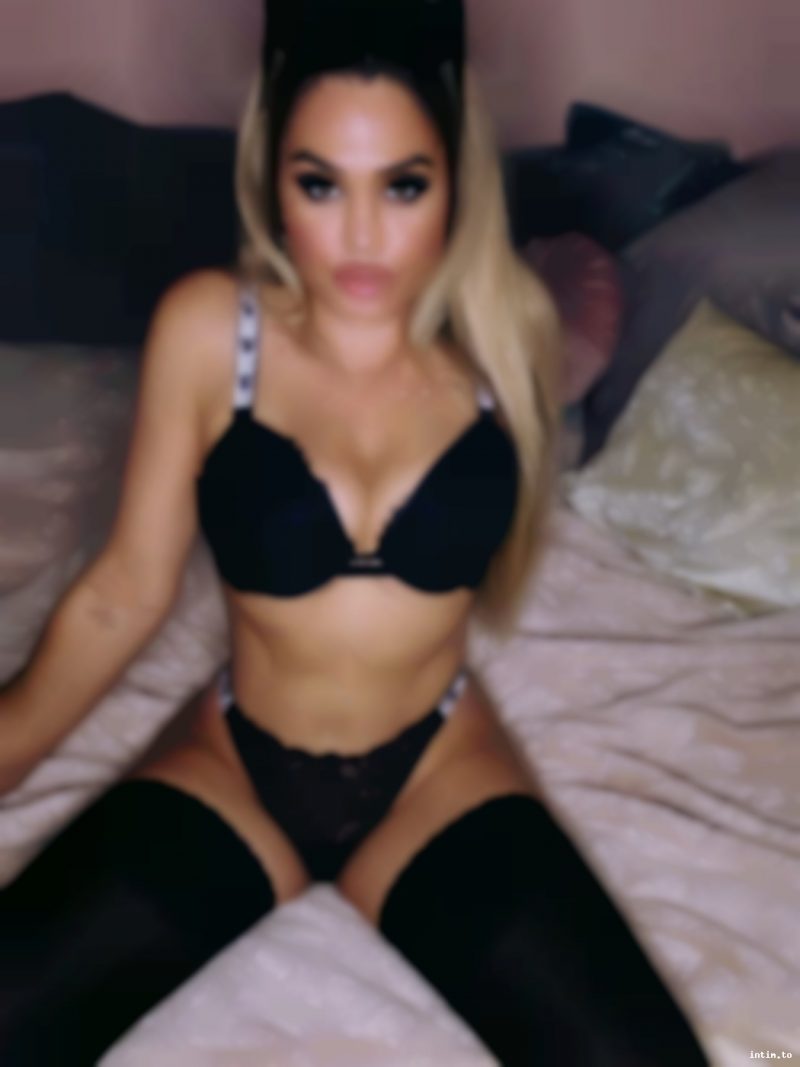 Alina, Wismar, blond