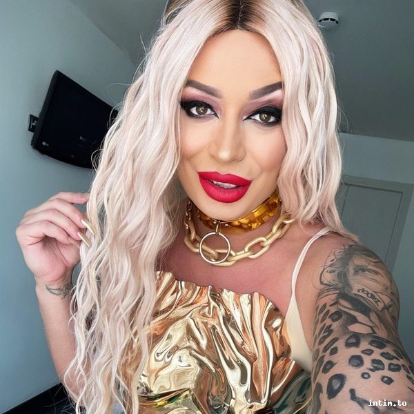 TS Amalia, Duisburg, blond